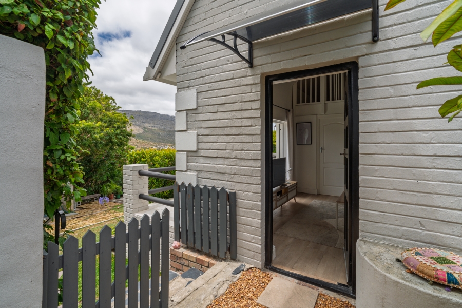 To Let 1 Bedroom Property for Rent in Fish Hoek Western Cape